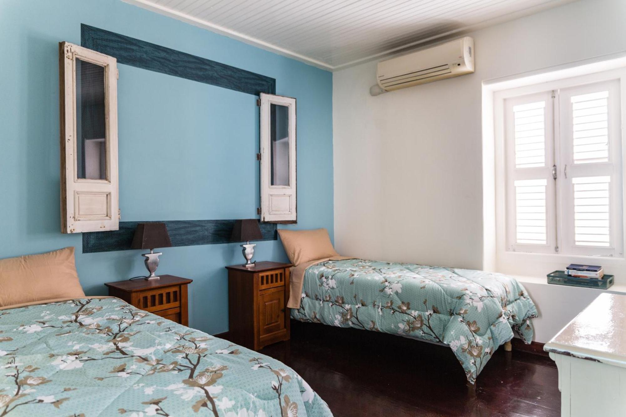 Bario Hotel Willemstad Room photo