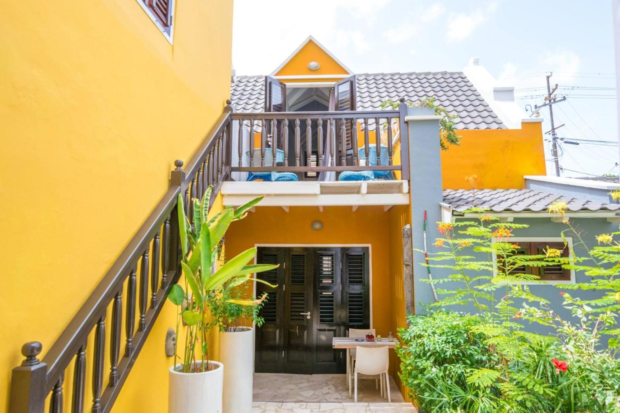 Bario Hotel Willemstad Room photo