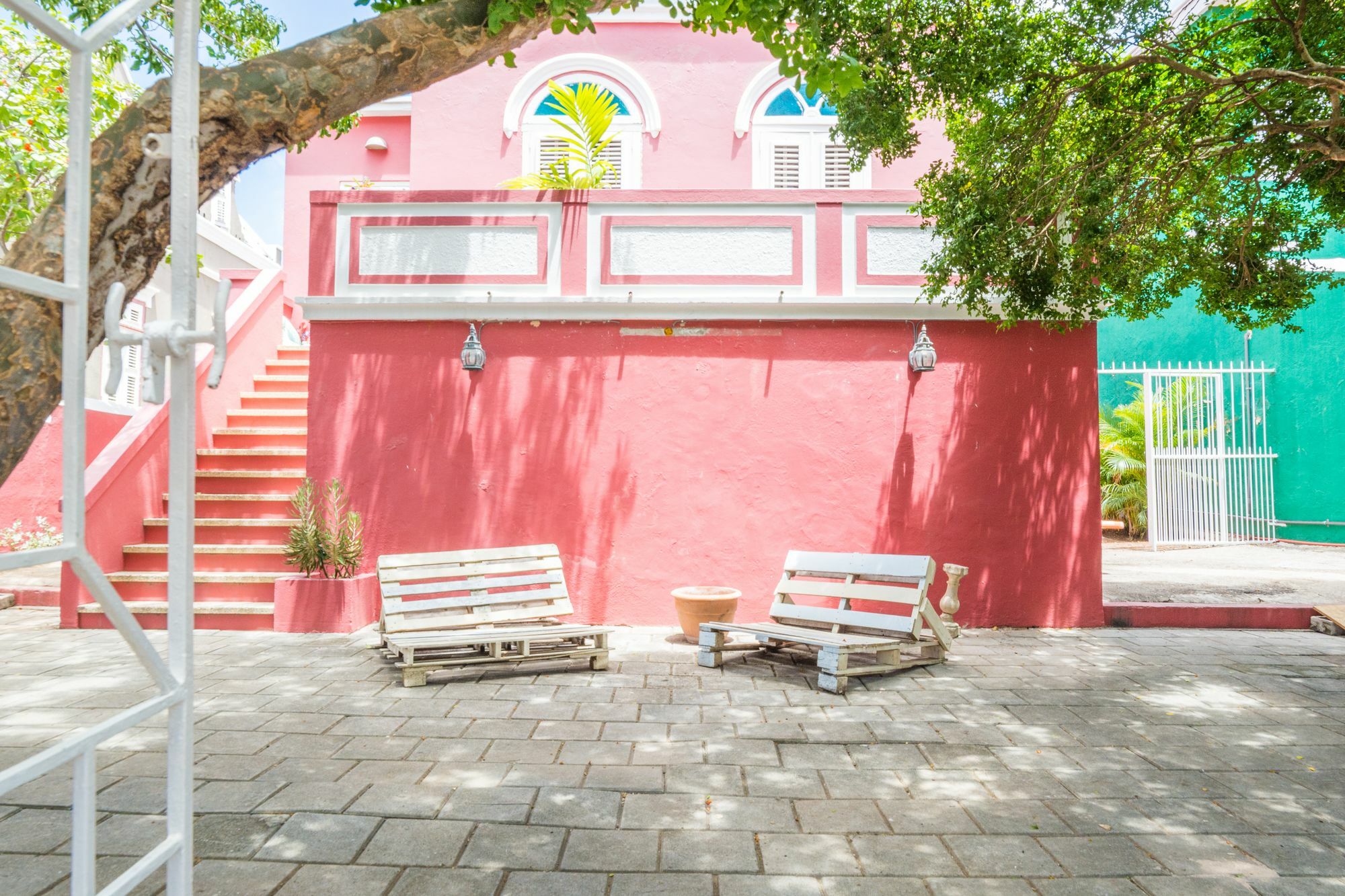 Bario Hotel Willemstad Exterior photo